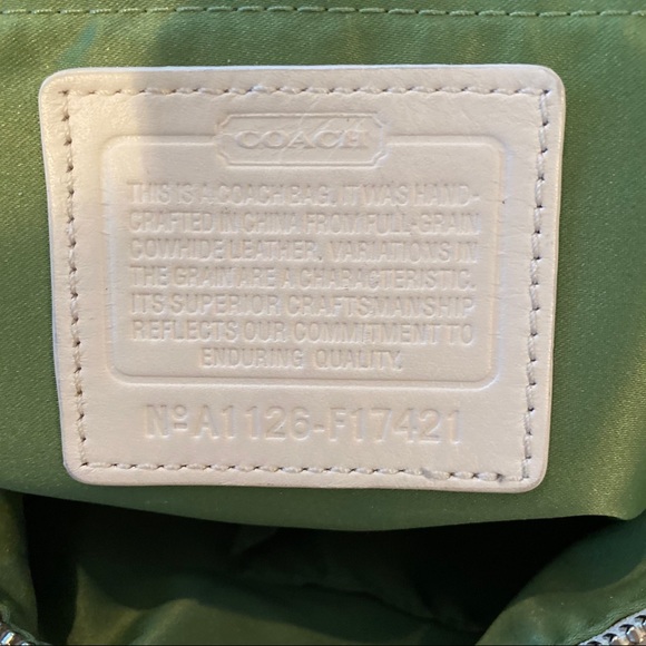 coach signature stitch yellow patent leather bag - Picture 3 of 4